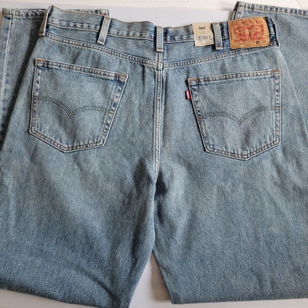 New 38x34 550 Levi's Relaxed Fit Jeans. - Picture 8 of 9